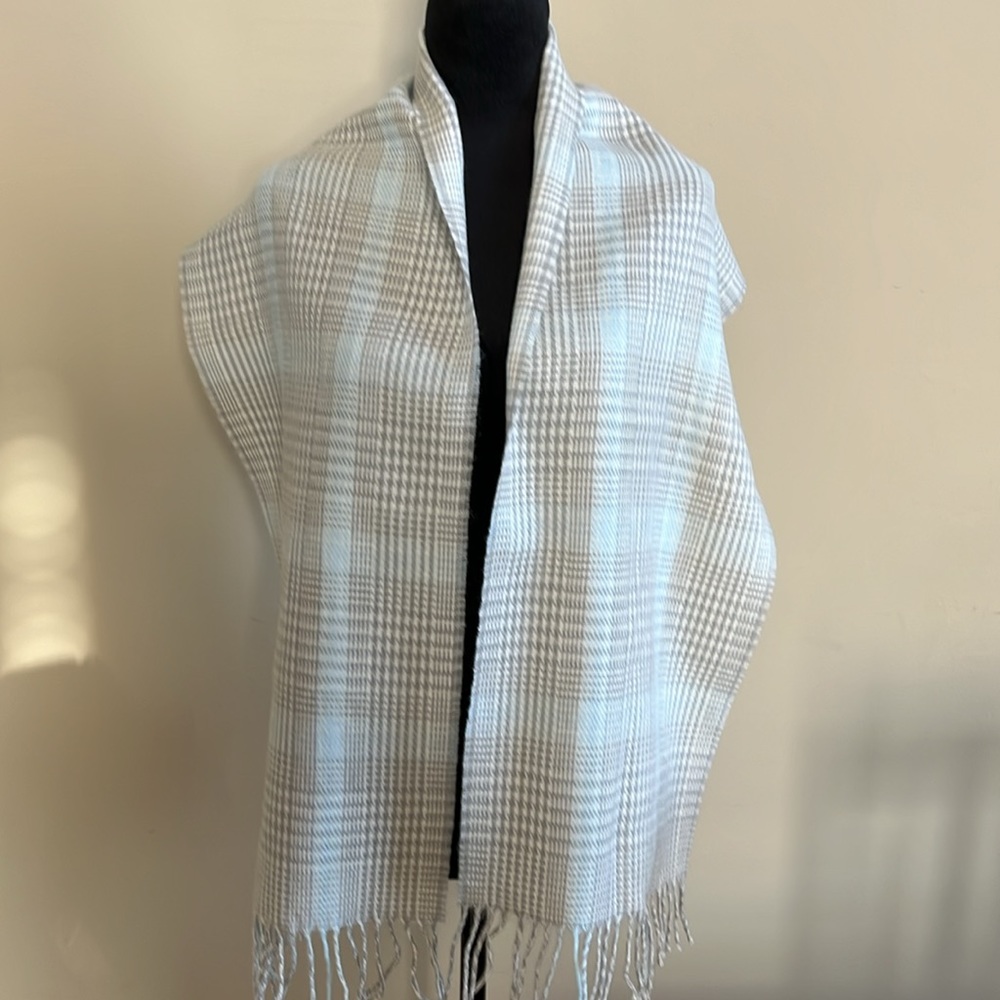 Scarf - Picture 4 of 6